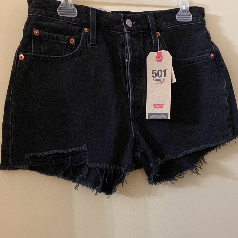 NWT Levi’s 501 High Rise Raw Hem Shorts Size 28 - Picture 2 of 10